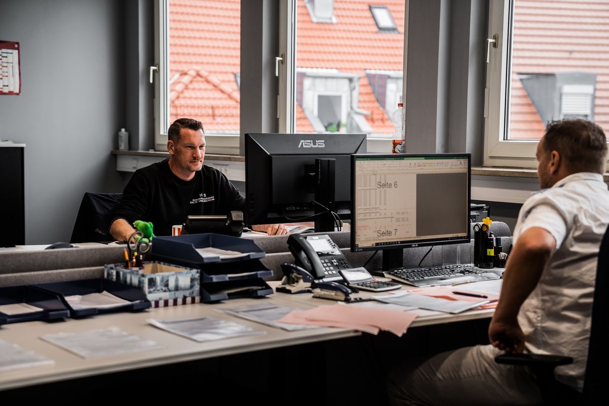 Arbeitsplätze im Büro der ESS Elektrische Anlagen GmbH in Nürnberg